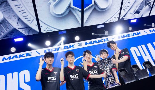 苏亚雷斯的 苏亚雷斯的